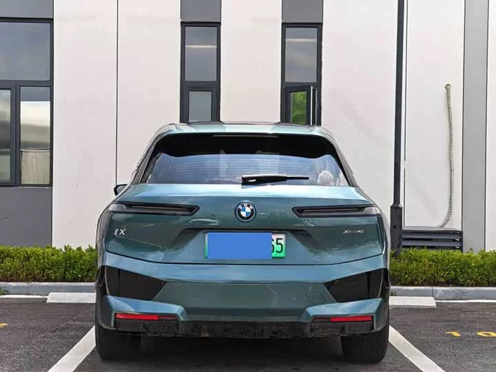 BMW iX