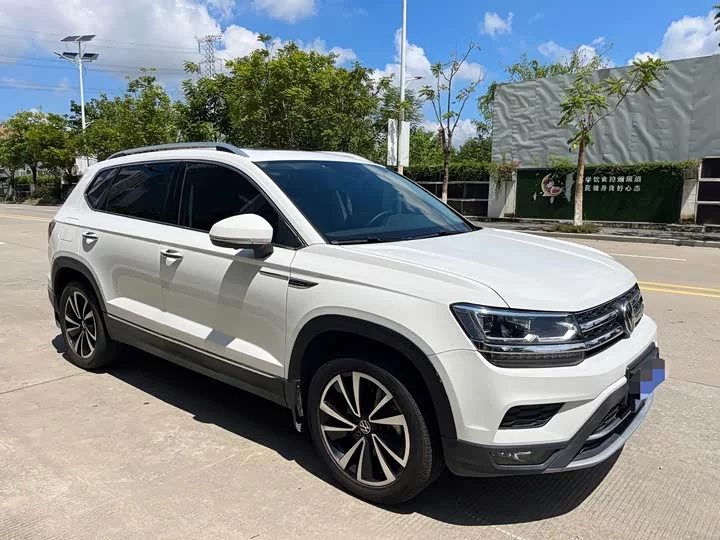 Volkswagen Tharu