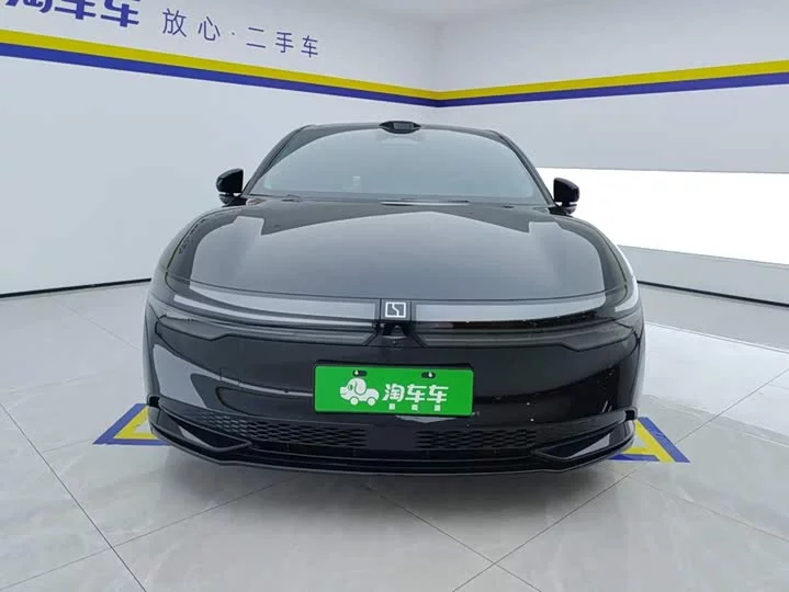 ZEEKR 007