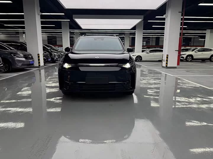 Leapmotor C16