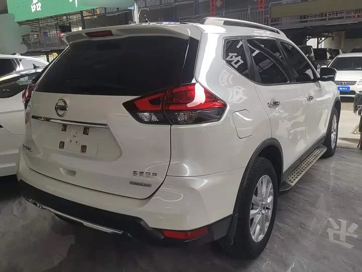 Nissan Qijun