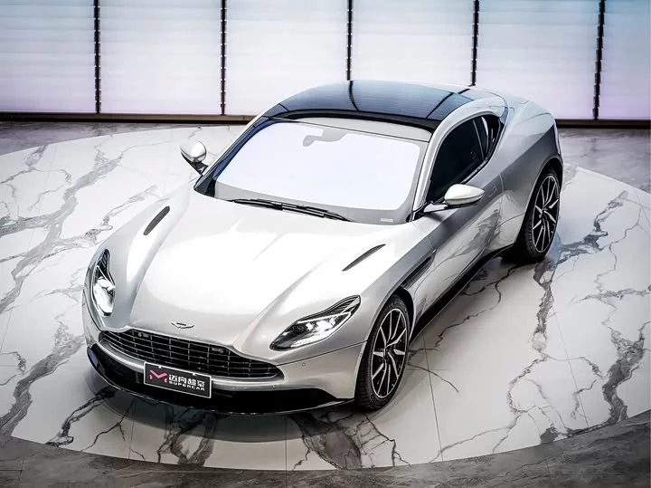 Aston Martin DB11