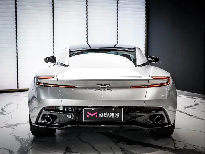 Aston Martin DB11