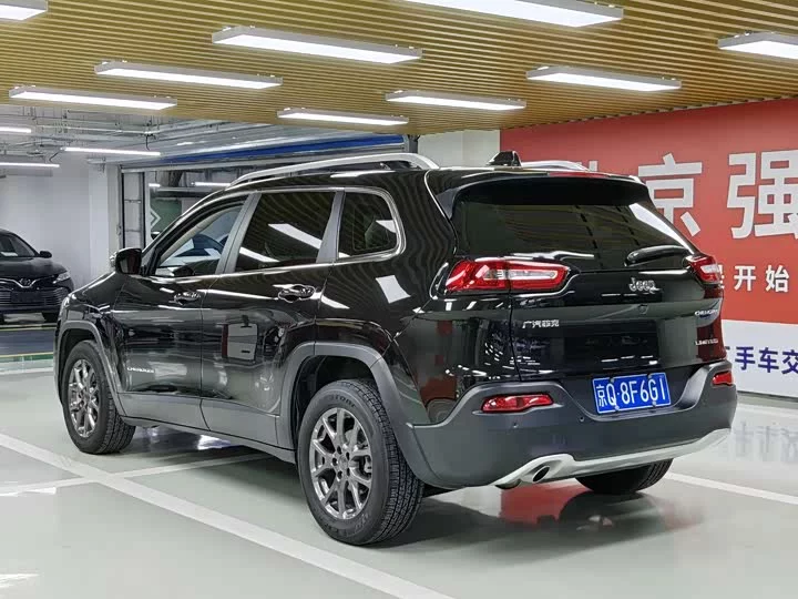 Jeep Cherokee