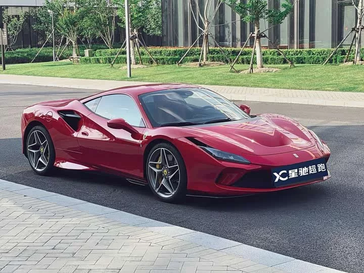 ferrari F8