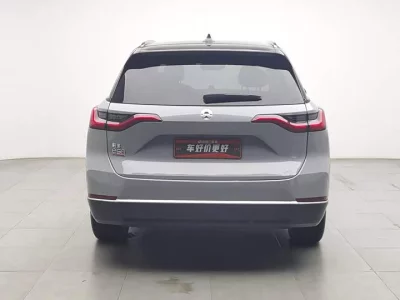 NIO ES8