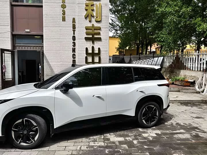 Toyota Bozhi 3X