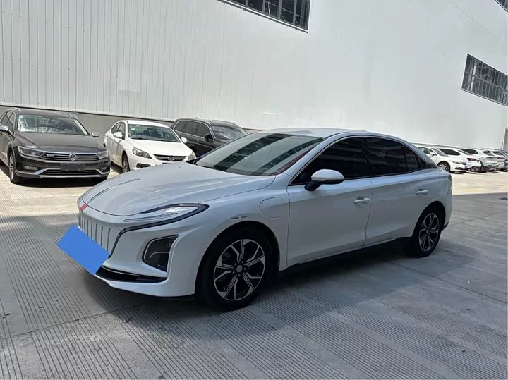 Hongqi E-QM5