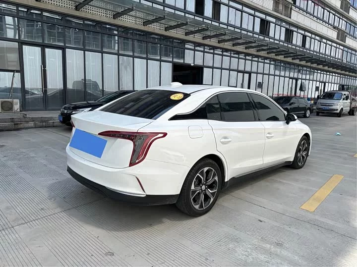 Hongqi E-QM5