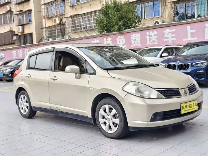 Nissan Tiida