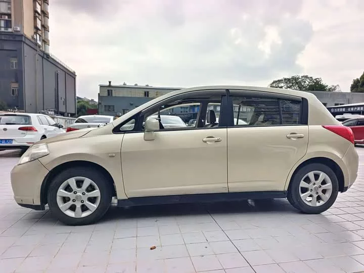 Nissan Tiida