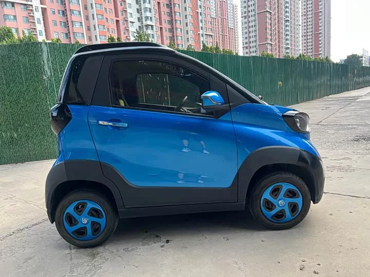 Baojun E100
