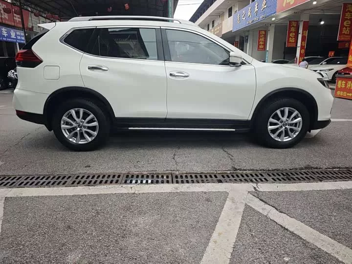 Nissan Qijun