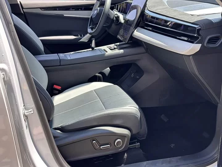 Geely Boyue L