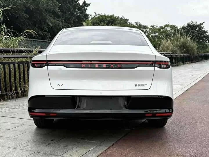 Nissan N7
