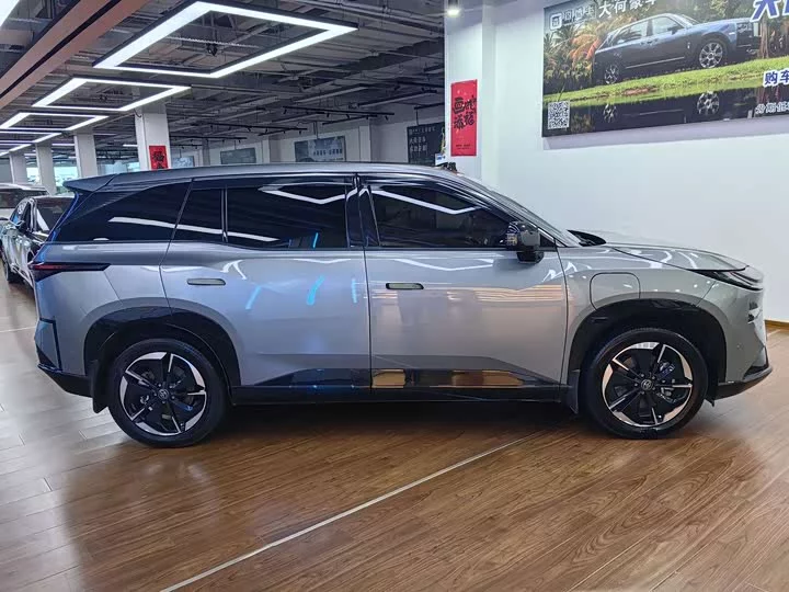 Toyota Bozhi 3X