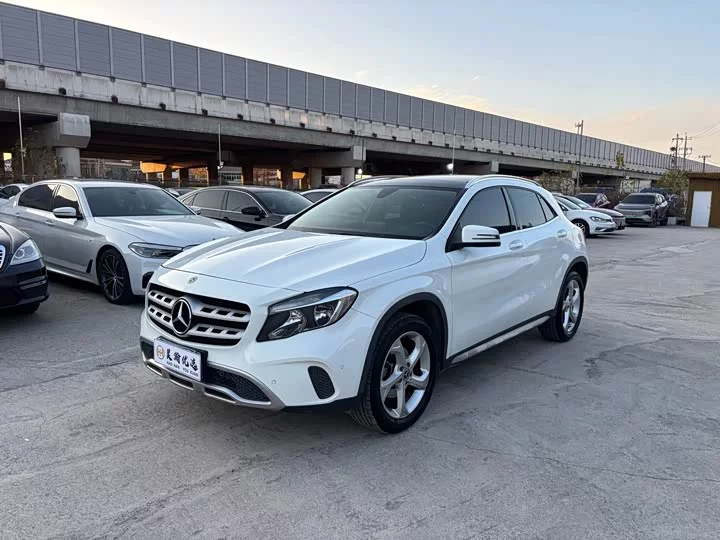 Mercedes-Benz GLA