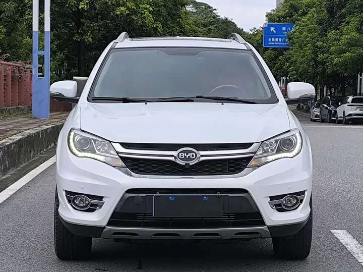 BYD S7