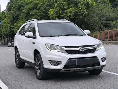 BYD S7