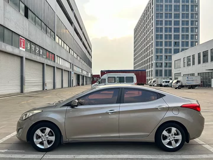Hyundai Elantra