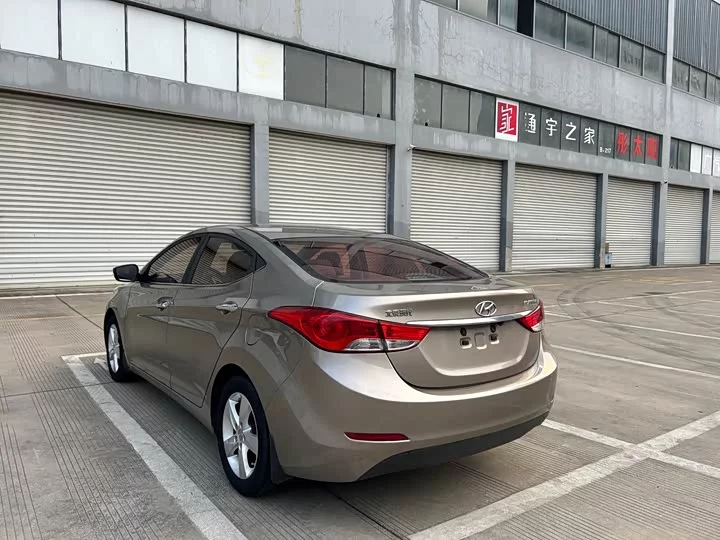 Hyundai Elantra