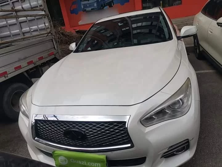 Infiniti Q50L