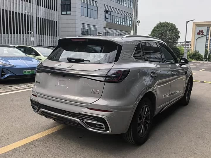 Hongqi HS5