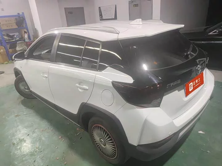 Toyota Yaris L