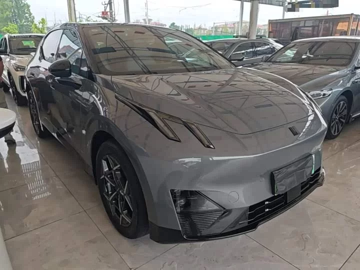 Lynk & Co Z20