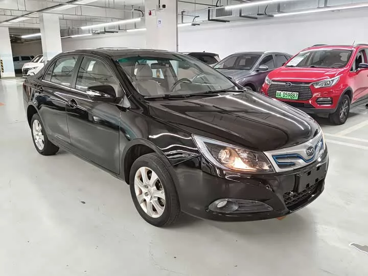BYD e5