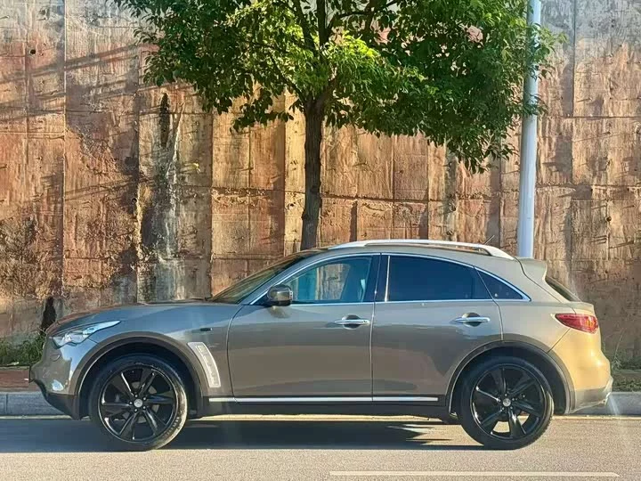 Infiniti FX