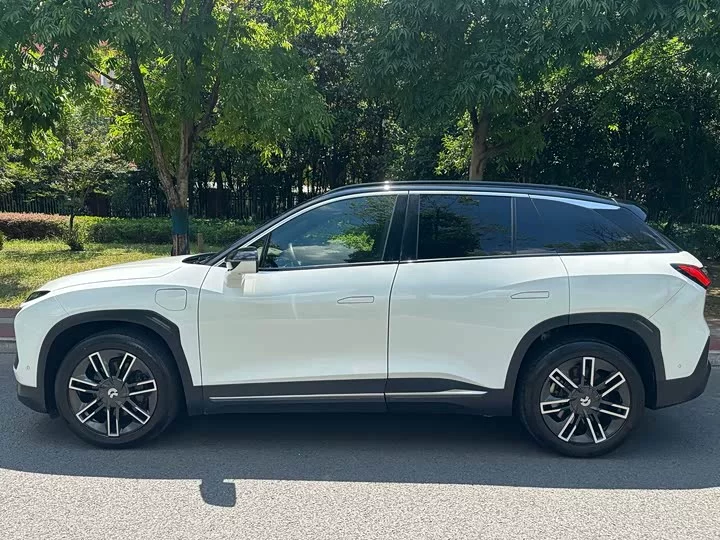 NIO ES6