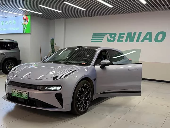 ZEEKR 001