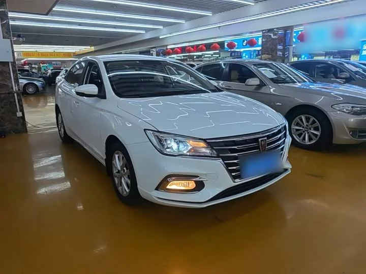 Roewe i5