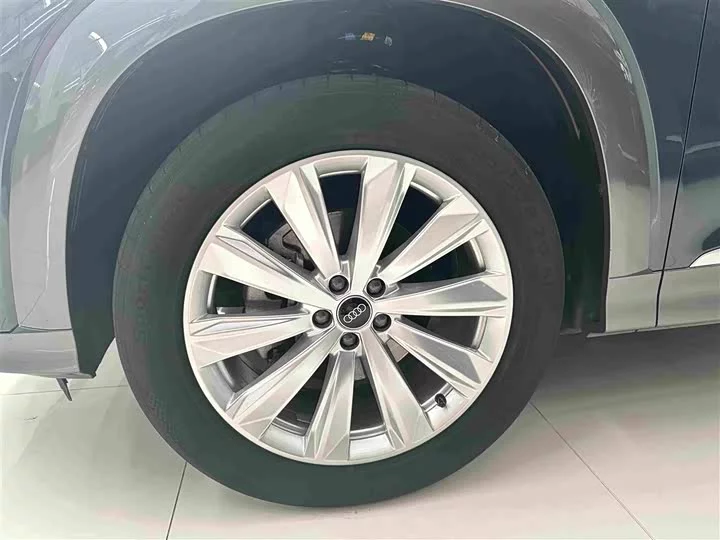 Audi Q6