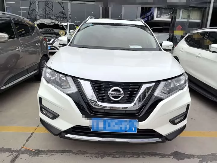 Nissan Qijun