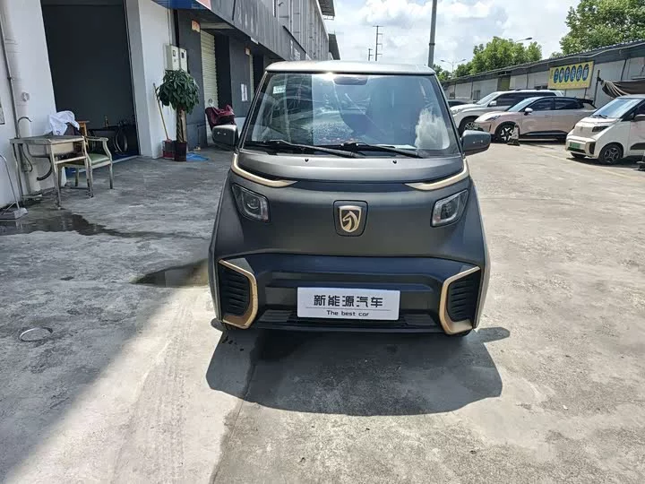 Baojun E200