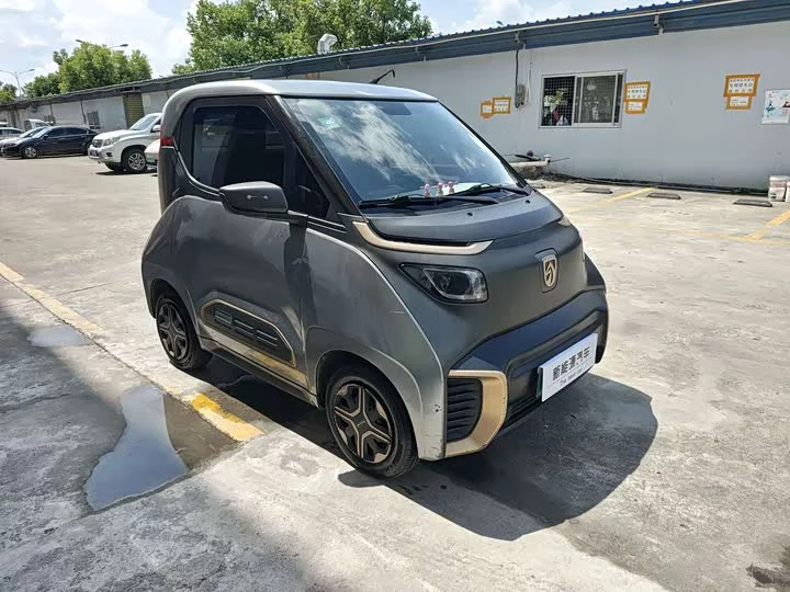 Baojun E200