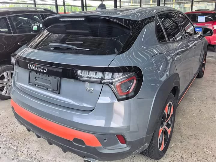 Lynk & Co 02