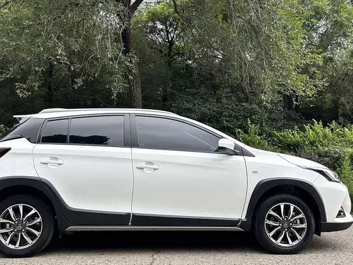 Toyota Yaris L