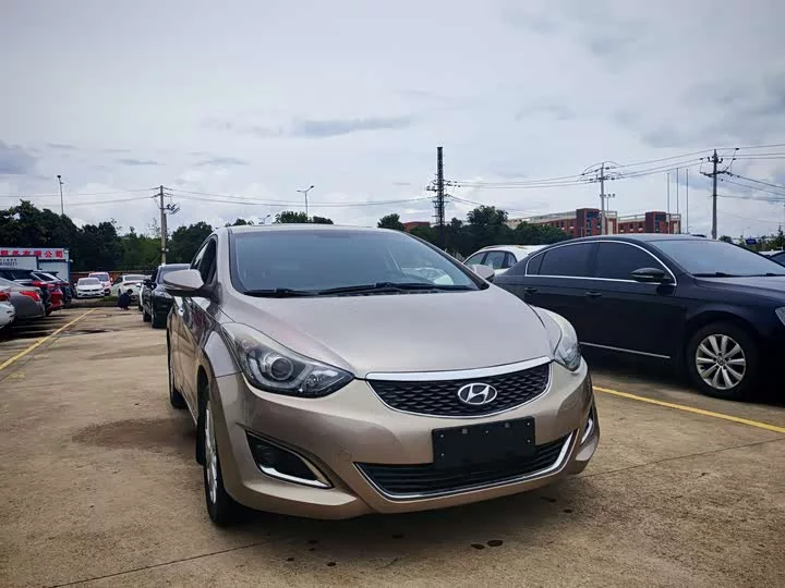 Hyundai Elantra