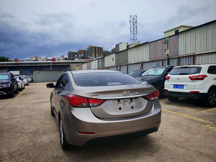 Hyundai Elantra