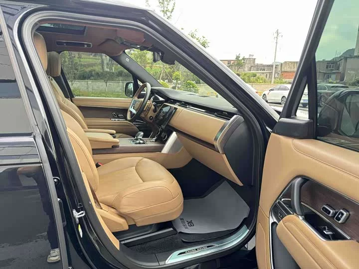 Land Rover range rover