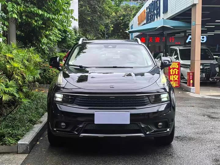 Lynk & Co 01