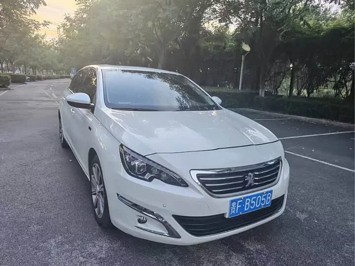 Peugeot 408