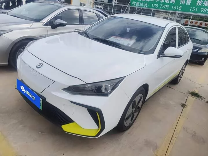Dongfeng E70