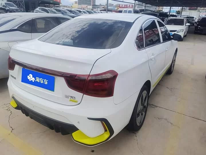 Dongfeng E70