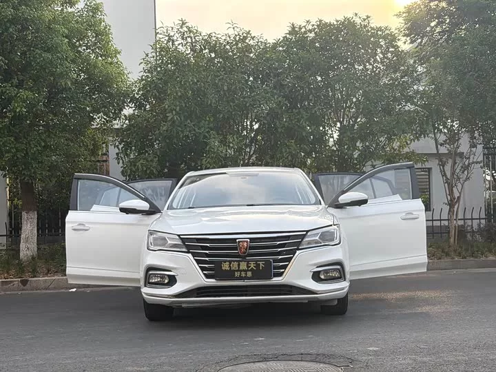 Roewe i5
