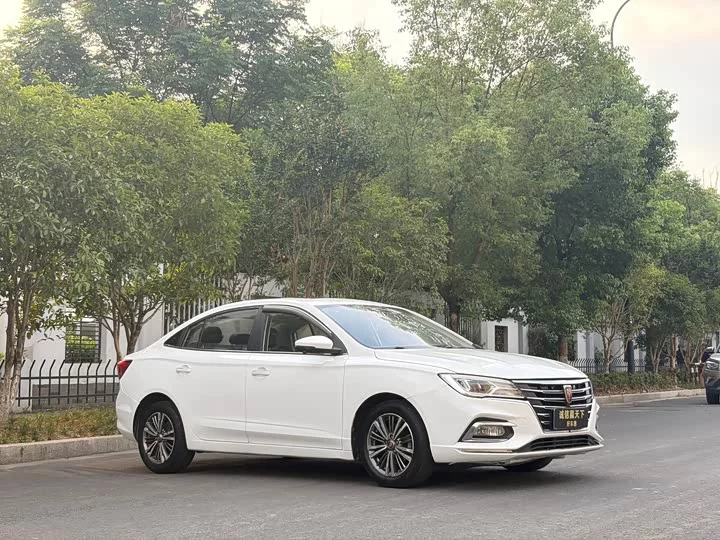 Roewe i5