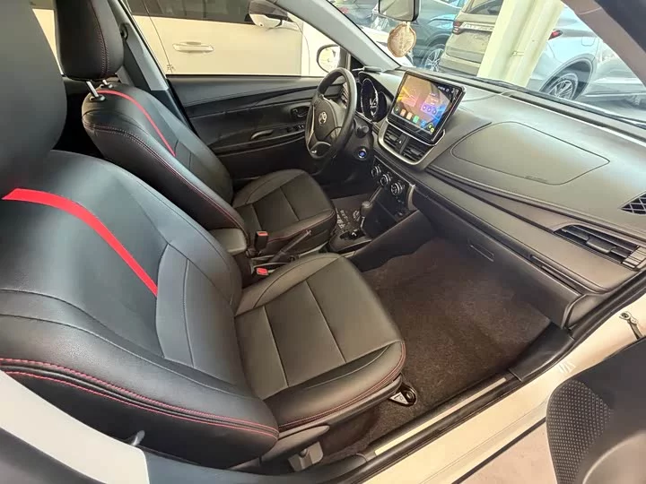 Toyota Yaris L